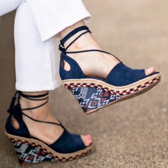 Cabi Isla Suede Beaded Wedge Espadrille Sandals Size 6 Shoes Navy Blue.  NWOT. - Picture 4 of 16